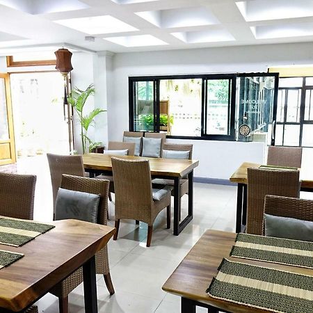 Hotel Spring@Tapae Chiang Mai Zewnętrze zdjęcie