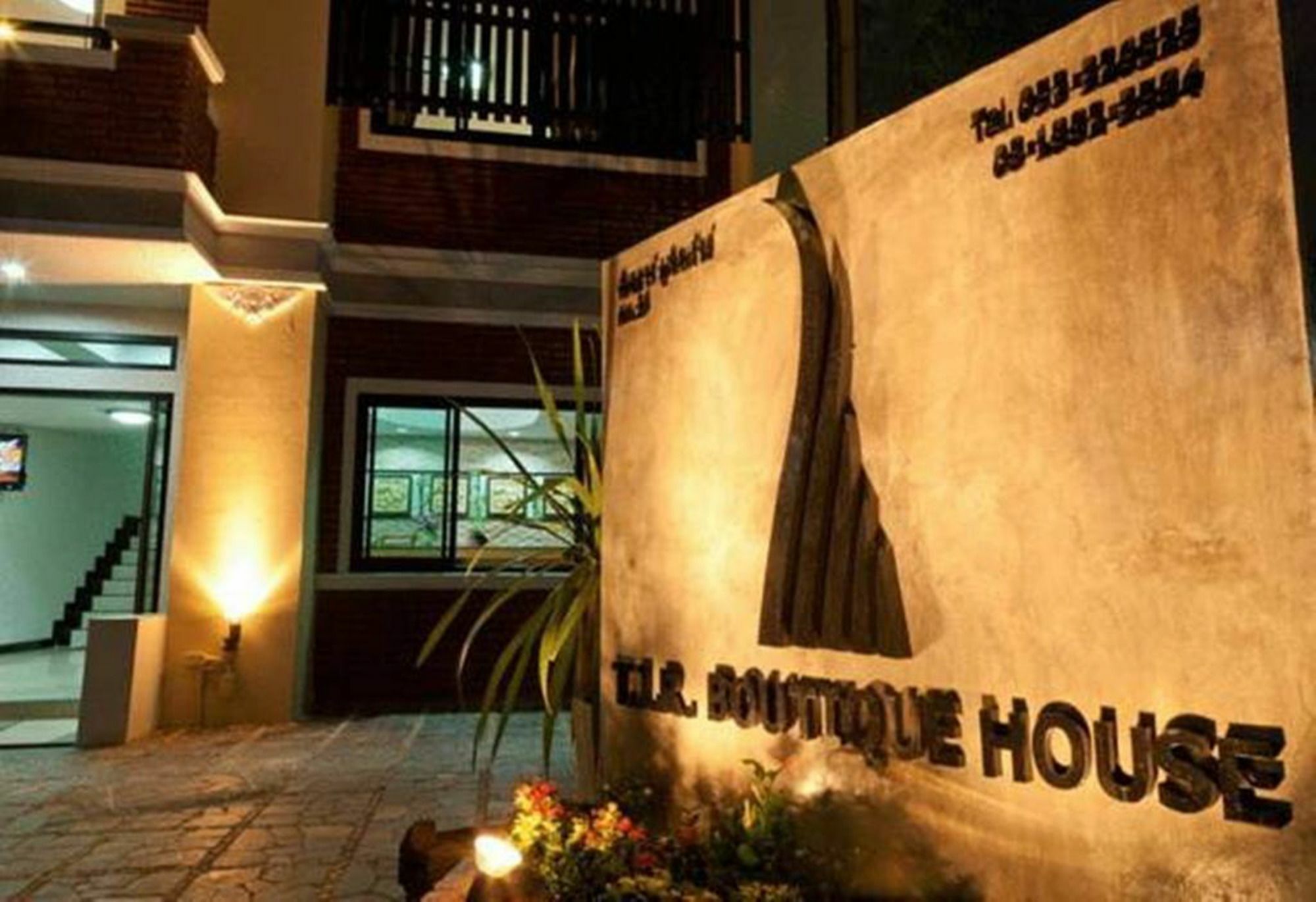 Hotel Spring@Tapae Chiang Mai Zewnętrze zdjęcie