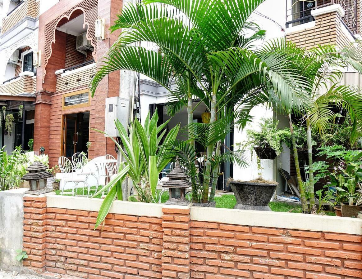 Hotel Spring@Tapae Chiang Mai Zewnętrze zdjęcie