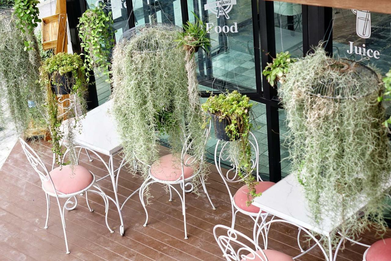 Hotel Spring@Tapae Chiang Mai Zewnętrze zdjęcie