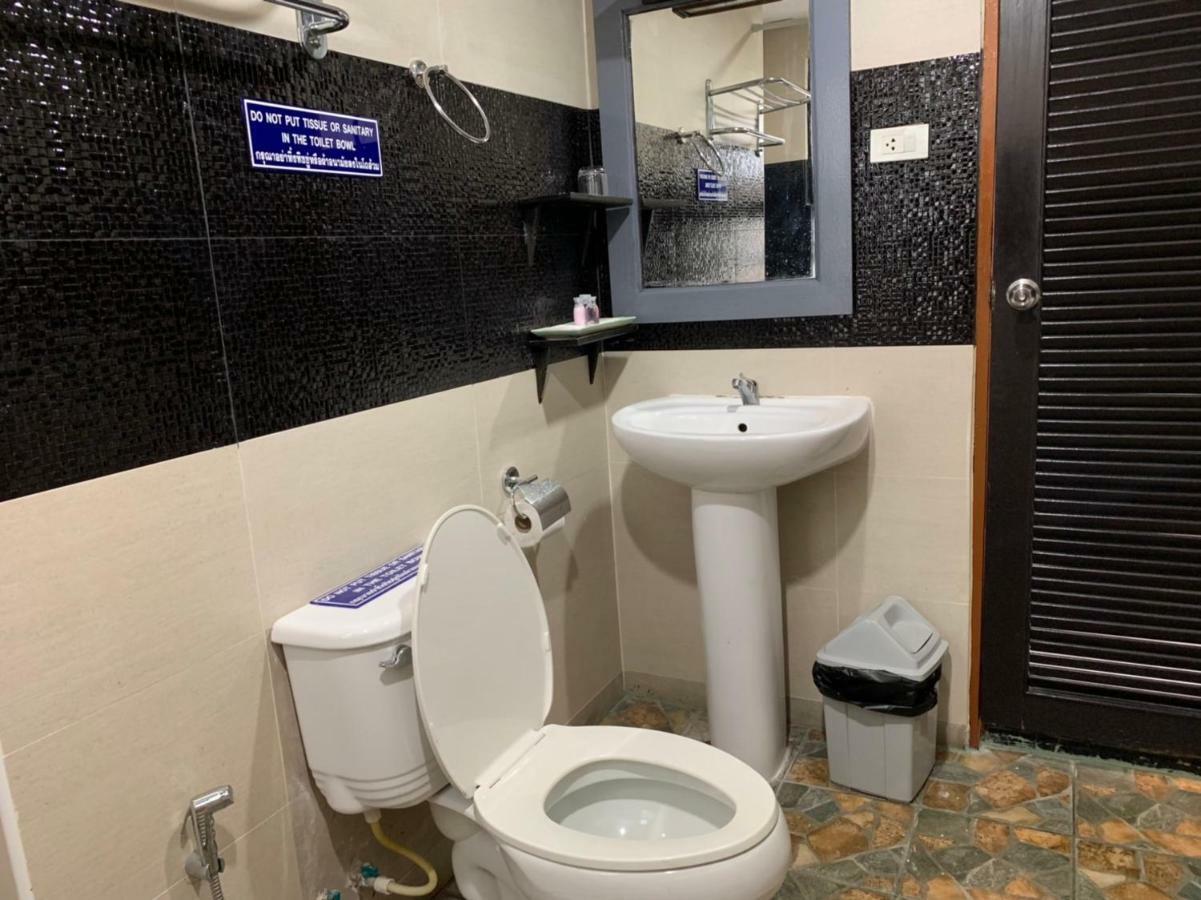 Hotel Spring@Tapae Chiang Mai Zewnętrze zdjęcie